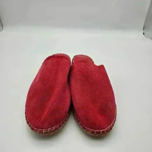 Red Women's Slippers - Picture 2 of 4